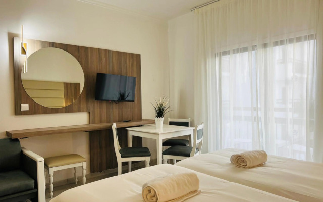 Marlita Beach Hotel Apartments