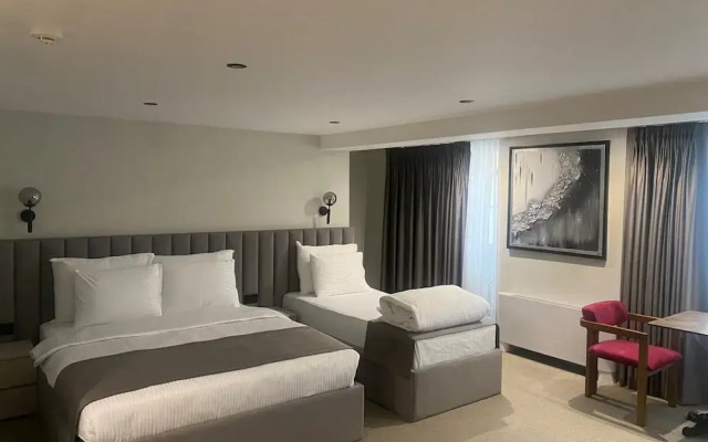 Adler Hotel
