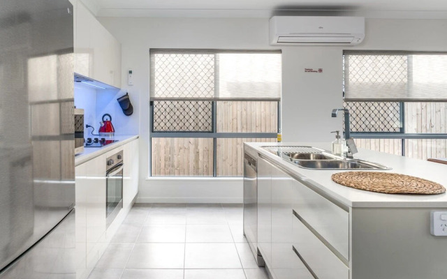 Blue Lagoon Villa A in Trinity Beach