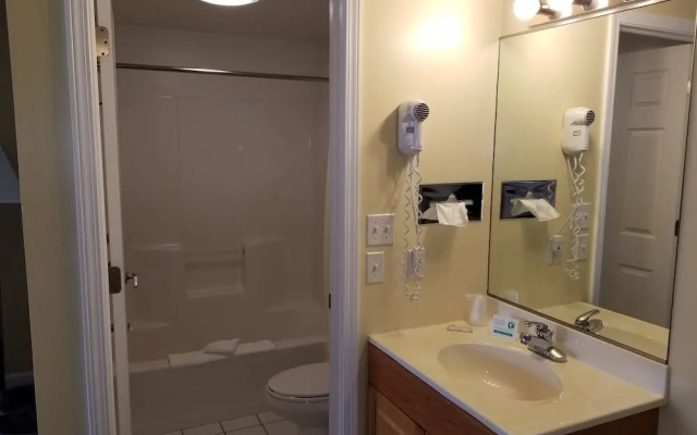 Captain's Quarters Motel