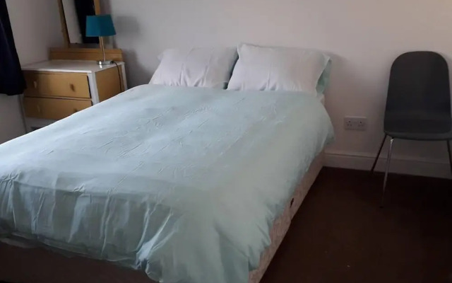 Homely 3-bed House in Manchester