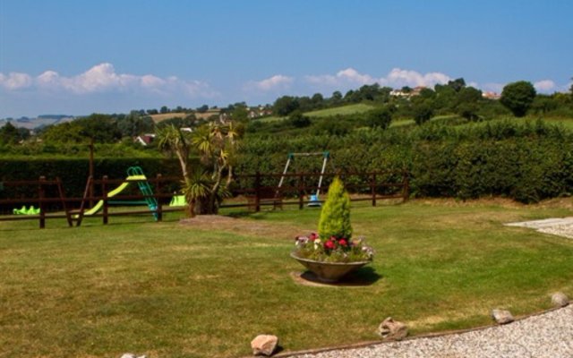 Crossways & Sea View Self Catering Holiday Cottages & Apartments
