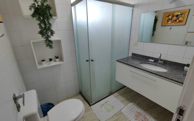 Apartamento 2 suítes lindo e vista mar