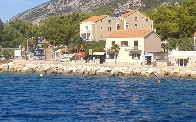 Top Location! Beach & Center Apt 4