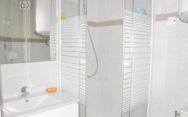 Appartement Sète, 2 Pièces, 4 Personnes - Fr-1-338-98