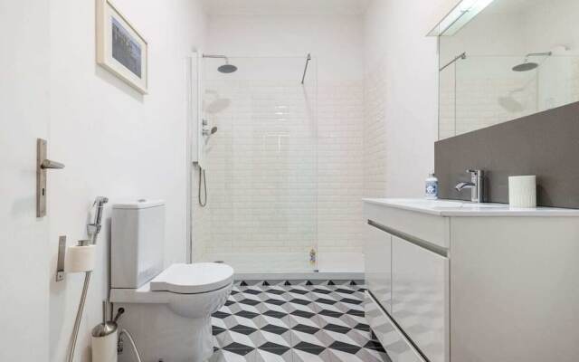 Gorgeous Apartment With Terrace in Belém
