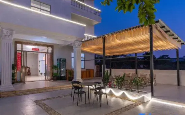 Moyan Light Luxury Sea View Audio-Visual Homestay