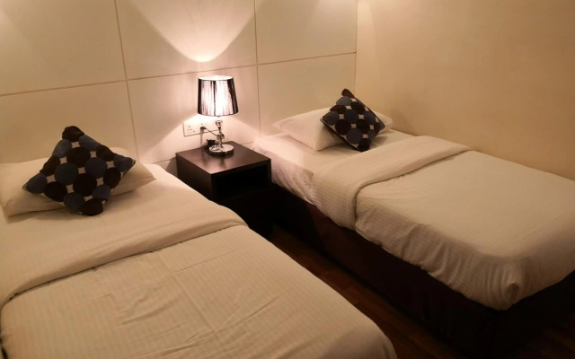 Hotel Six Seasons
