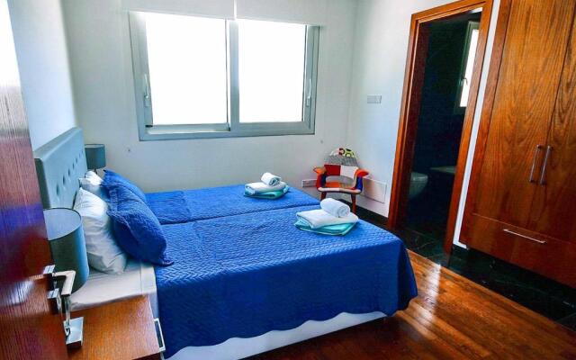 Coral Bay Beach Villa