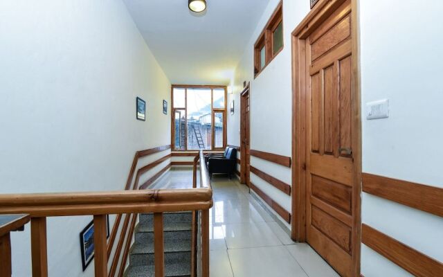 OYO 13410 Hotel Sunflower