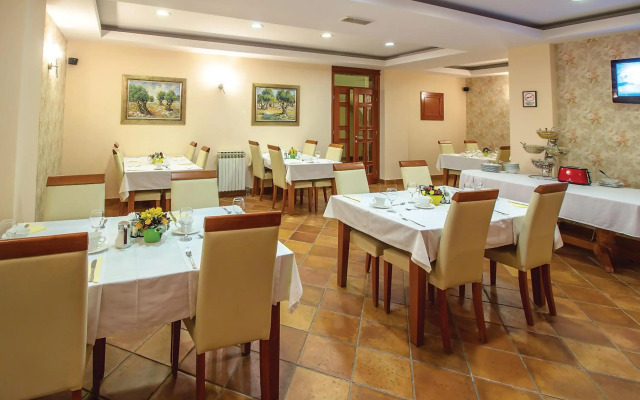 Cezar Hotel