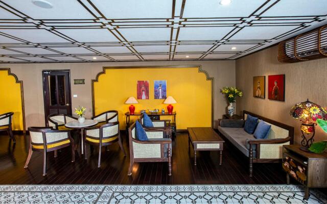Indochine Cruise Lan Ha Bay