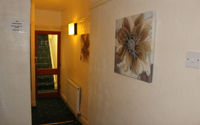 Henson Hotel