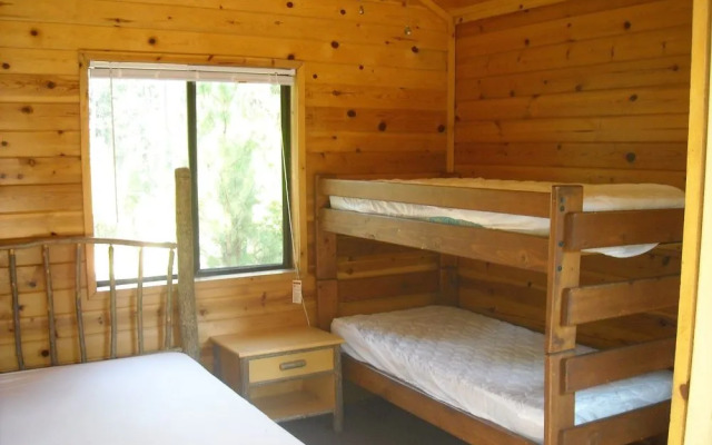 Yosemite Lakes River Yurt 22