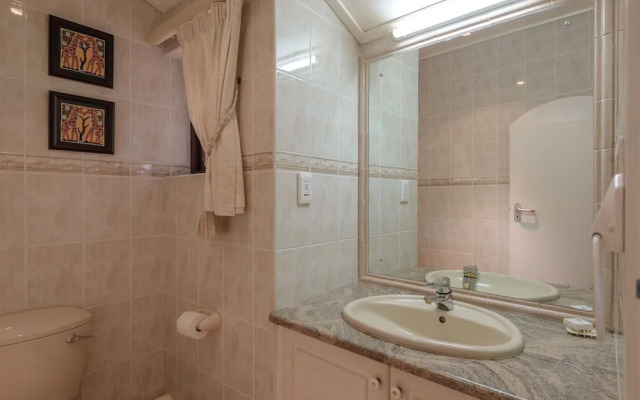 San Lameer Villa Rentals Three Bedroom Luxury 13908