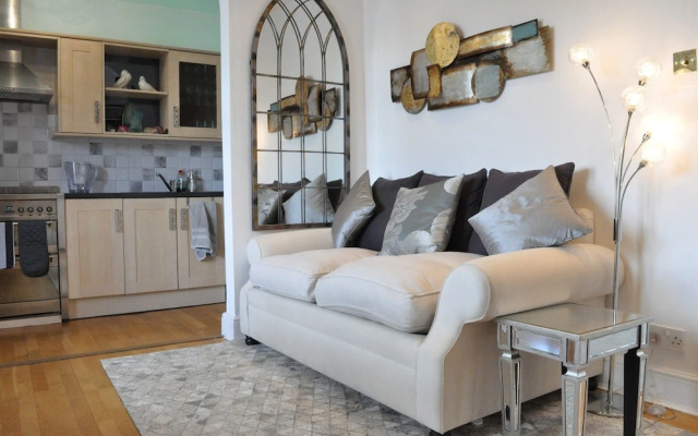 Stunning Flat in Clapham Junction With Large Terrace