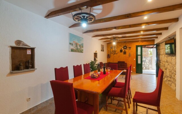 Nice Home in Ostrvica With Wifi and 5 Bedrooms