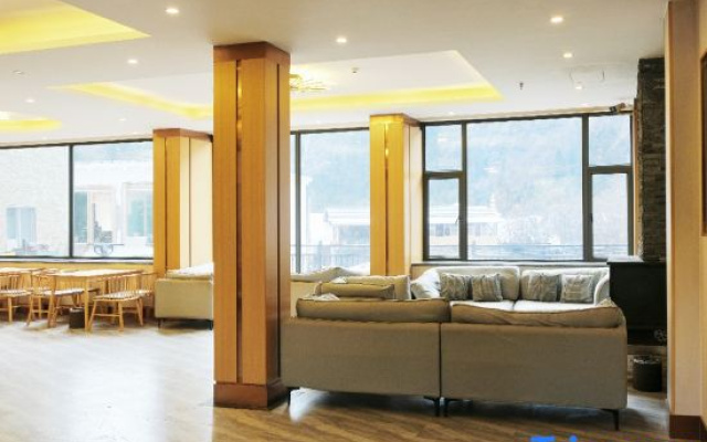 Zouqi Luxing Hotel (Yubeng Village)