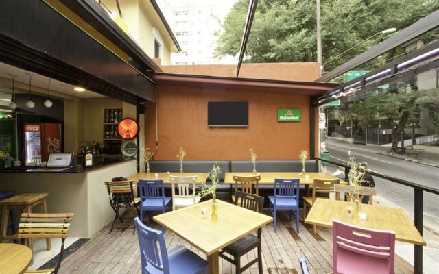Bee.W Hostel Bar