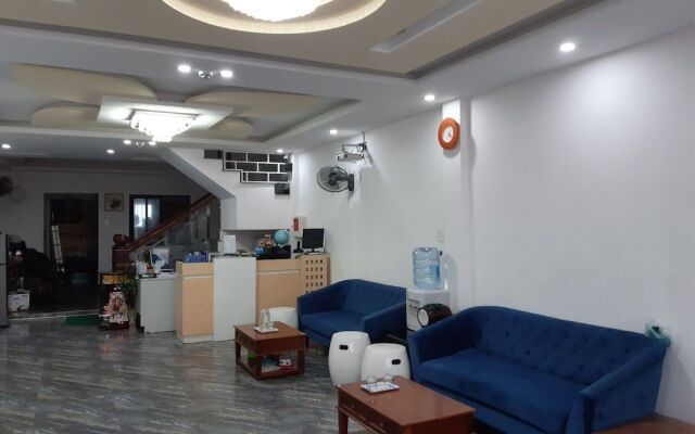 Vuon Hong Hotel & Apartments