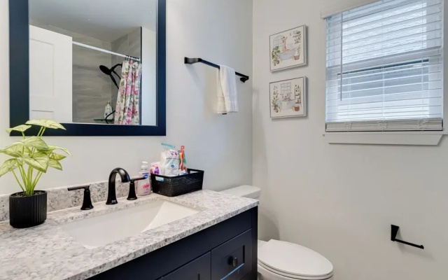 Central Indy Retreat In Walkable Location!
