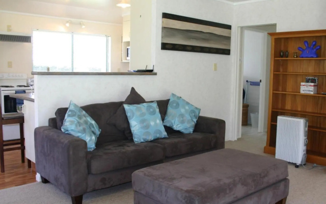 Waihi Getaway - Waihi Beach Holiday Home – Lobby – Waihi Beach