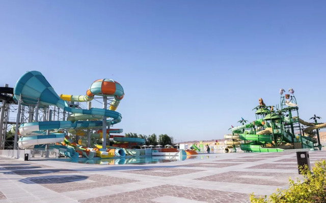 Sirena Beach Resort  Spa