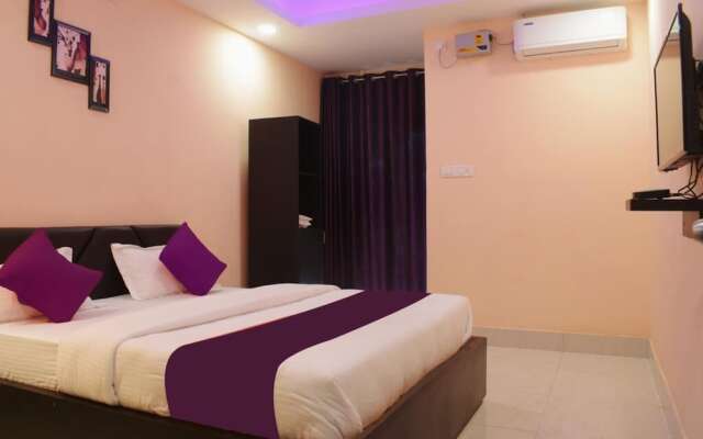 Goroomgo Luxury Star Inn Sum Hospital Bhubaneswar