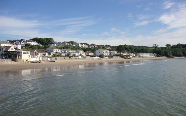 Pretty Holiday Home in Saundersfoot With Garden