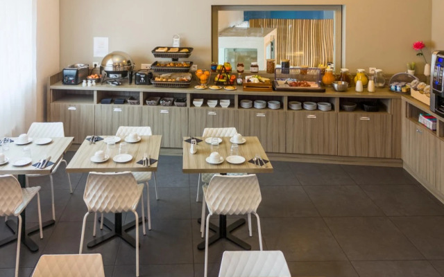 Nemea Appart Hotel Elypseo Strasbourg Port