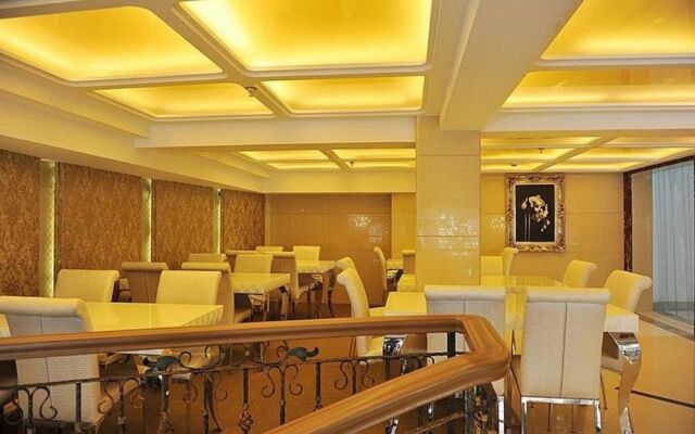 Minghao Fashion Hotel (Xianju Passenger Transport Center)