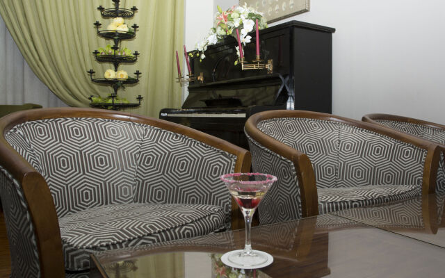 Hotel Rainha D. Amelia, Arts & Leisure