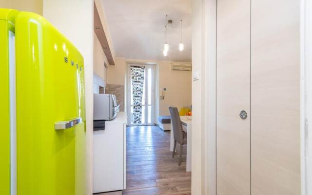 Appartamento in Piazza Adriano in Zona Cenisia