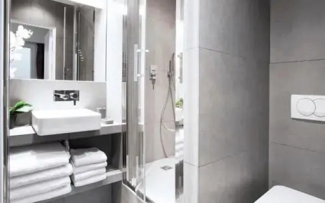 Quiet Apartment in the Center of Paris