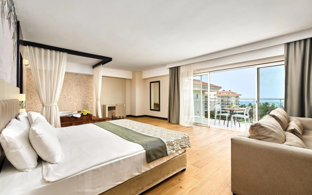Seaden Sea World Resort & Spa