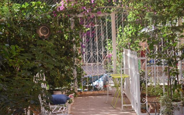 Riad Alaoui 135 with swimming pool and free parking