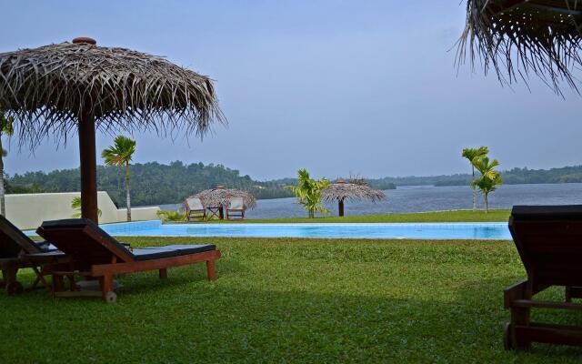 Kalla Bongo Lake Resort