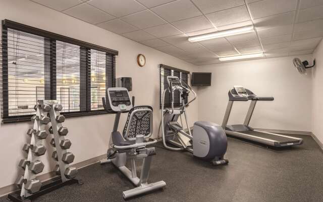 Country Inn & Suites by Radisson, Big Flats (Elmira), NY
