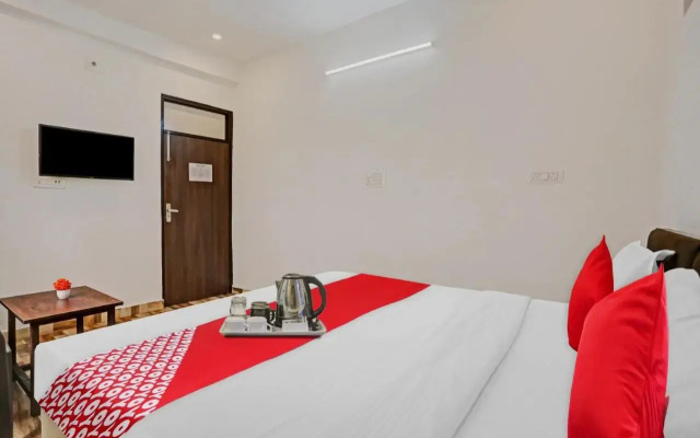 OYO Hotel Nirvan Near Jahangirpuri Metro Station