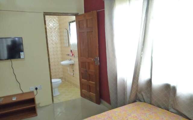 Ronna apartments at Lakeside Estates