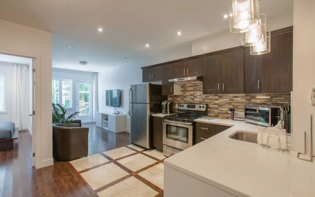 LMVR - LuxApt 3 - 7 bedrooms 2 bathrooms