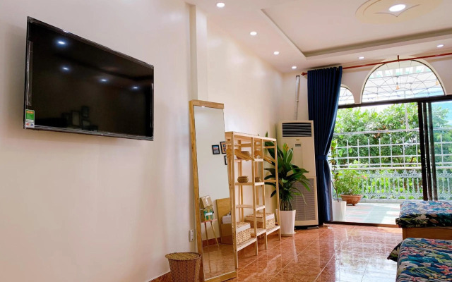 Xoai Xanh Hostel & Villa
