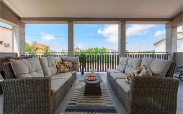 Four Bedroom Holiday Home in Medulin