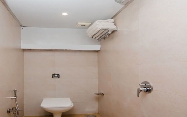 OYO 12257 Hotel Sai Suites