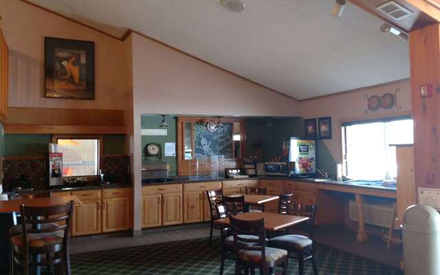 AmericInn by Wyndham Iron River