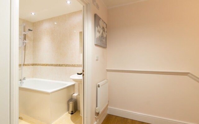 Velvet 1-bedroom Apartment The Clockhouse, Hoddesdon