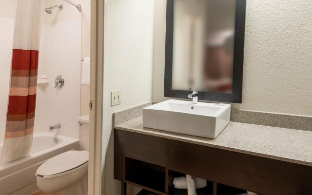 Red Roof Inn PLUS+ Chicago - Naperville