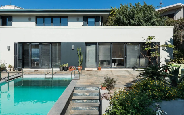 Artistic Private Pool Villa with Gorgeous Gardens