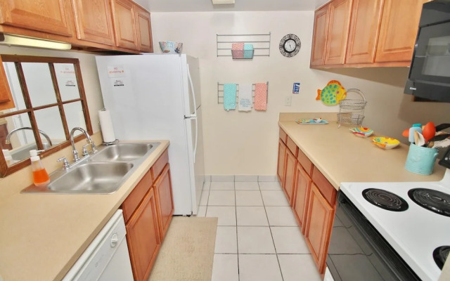 Colony Beach Club 109