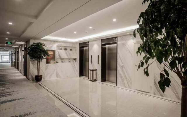 Rezen Select Hotel（Rizhao Wanda Plaza）